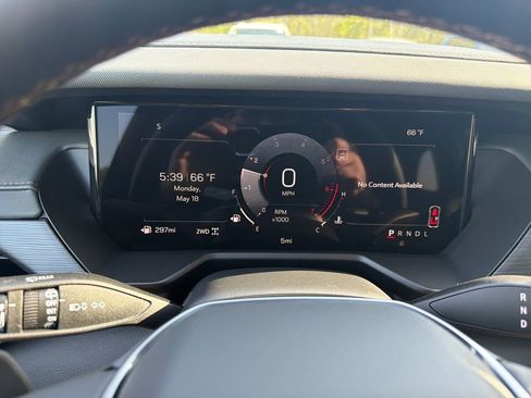 New 2026 GMC Acadia AT4 w/ Luxury Package AWD/4WD image 18