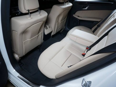 Used 2012 Mercedes-Benz E 350 Sedan image 23