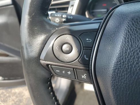 Used 2021 Toyota Camry SE w/ Cold Weather Package FWD image 13