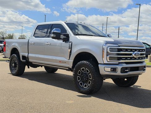 Used 2024 Ford F250 Platinum image 3