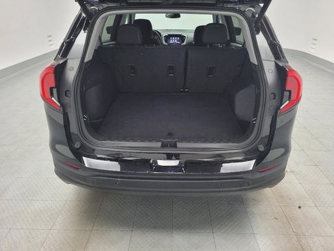 Used 2024 GMC Terrain SLE w/ Driver Convenience Package FWD image 29