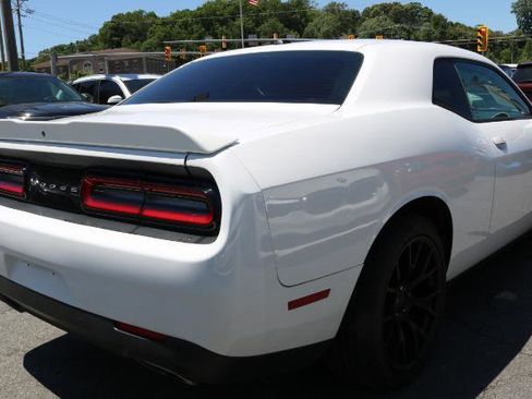 Used 2015 Dodge Challenger R/T w/ Quick Order Package 22B R/T RWD image 7