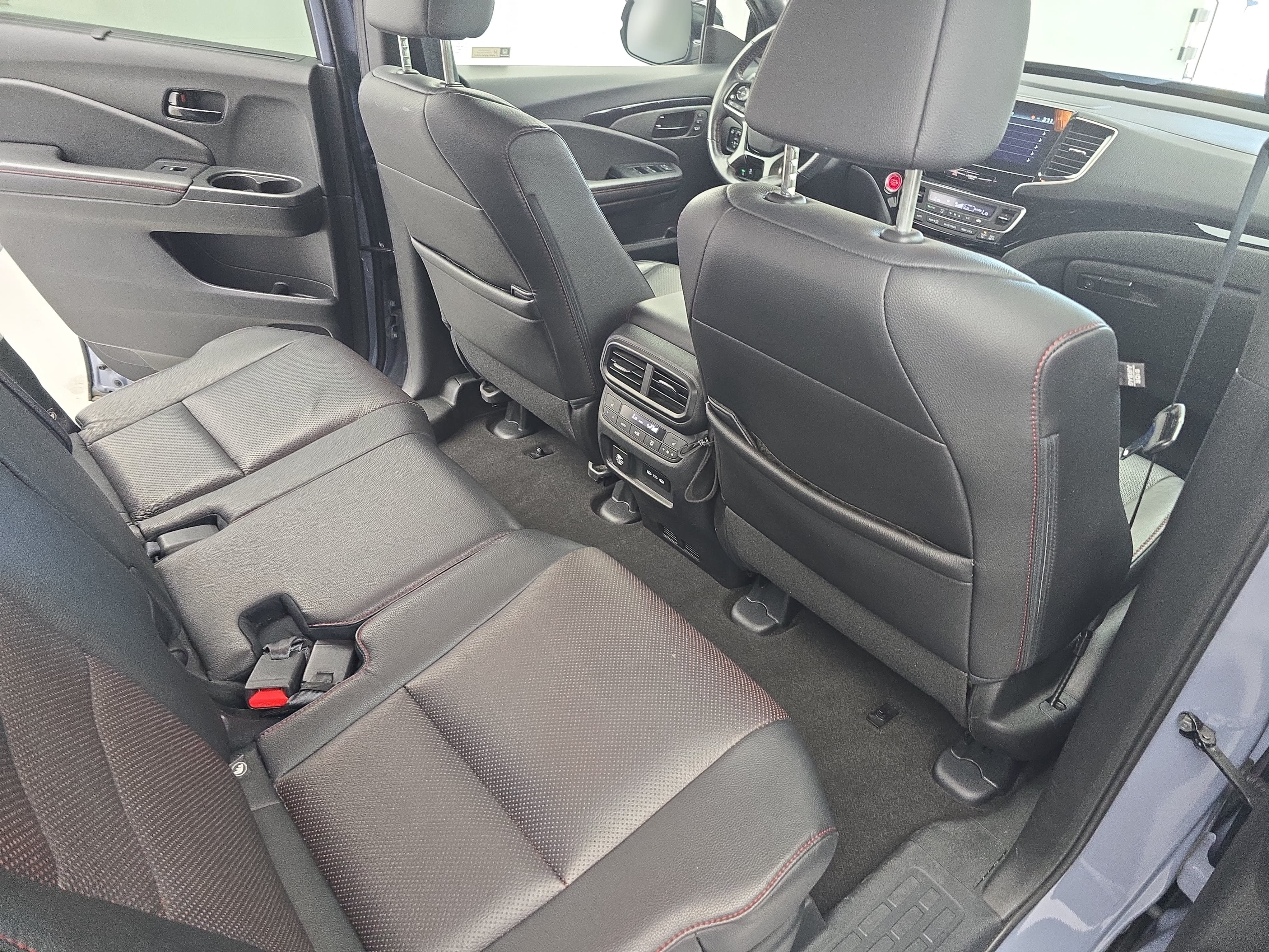 Used 2024 Honda Passport Black Edition image 11