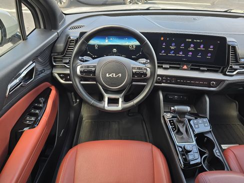 Used 2024 Kia Sportage SX image 13