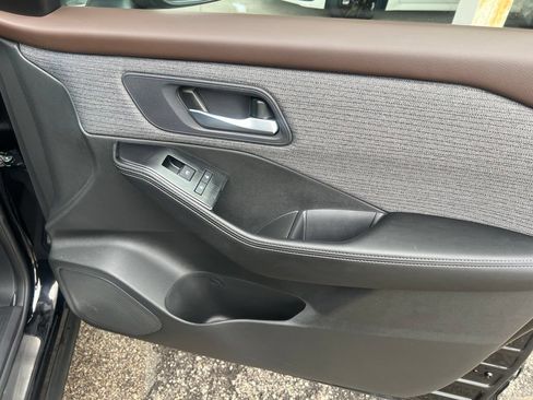Certified 2023 Nissan Rogue SV AWD/4WD image 22