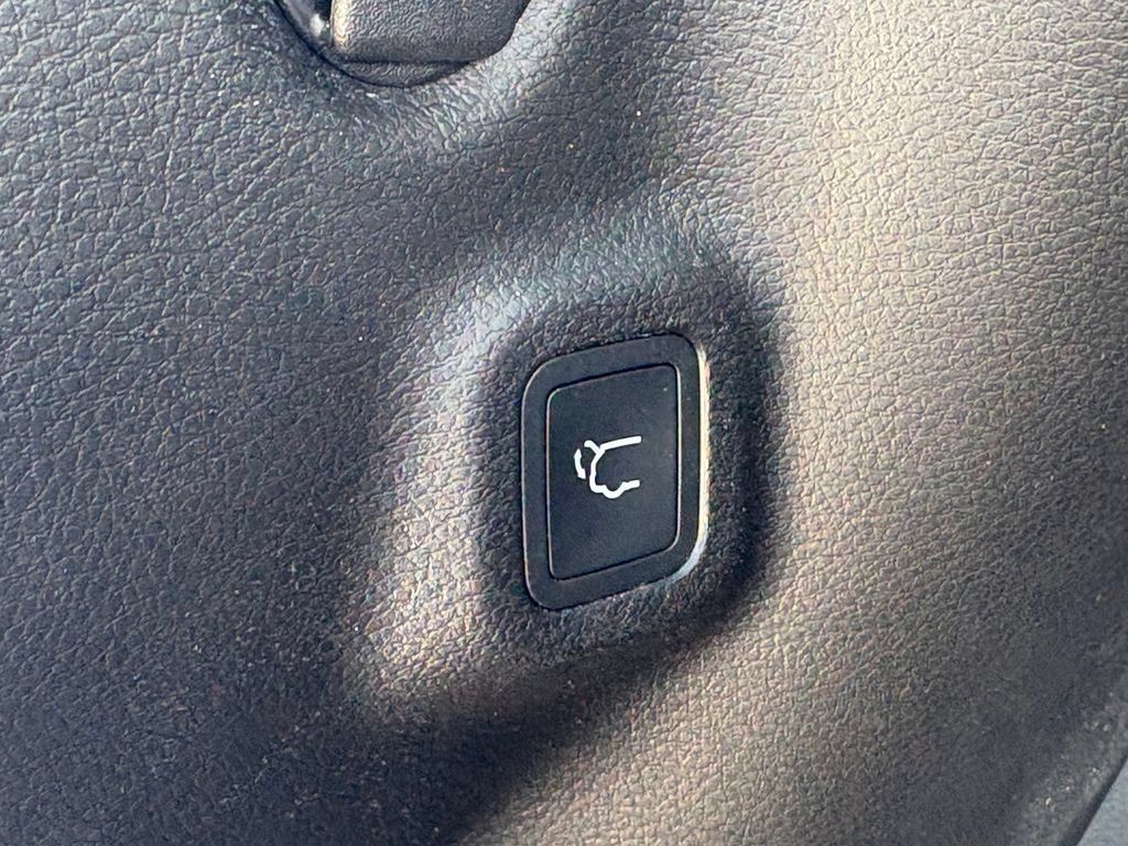 Used 2026 Jeep Compass Limited AWD/4WD image 19