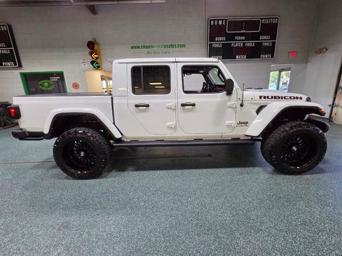 Used 2021 Jeep Gladiator Rubicon AWD/4WD image 12