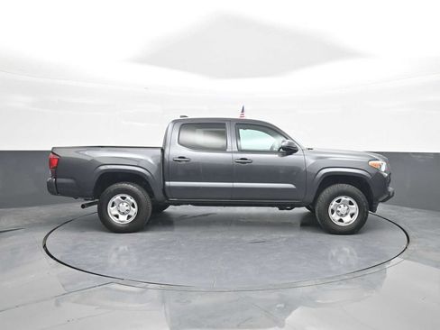 Used 2022 Toyota Tacoma SR AWD/4WD image 9