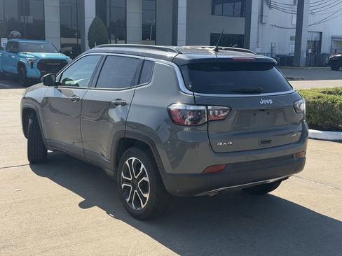 Used 2023 Jeep Compass Limited AWD/4WD image 7