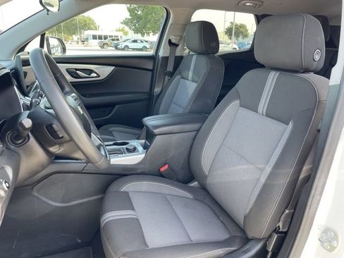 Used 2025 Chevrolet Blazer LT FWD image 24
