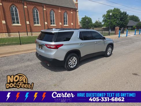 Used 2020 Chevrolet Traverse LT w/ Driver Confidence II Package FWD image 9