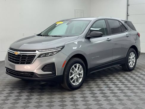 Used 2024 Chevrolet Equinox LS w/ LS Convenience Package AWD/4WD image 2