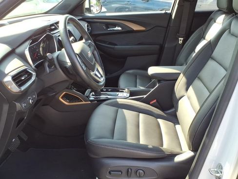 Used 2023 Chevrolet TrailBlazer ACTIV w/ Sun and Liftgate Package FWD image 11