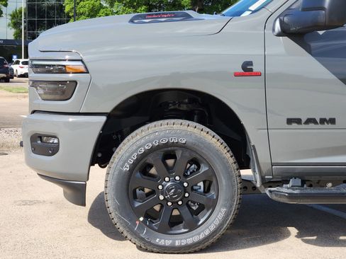 New 2026 RAM 2500 Laramie w/ Night Edition AWD/4WD image 8