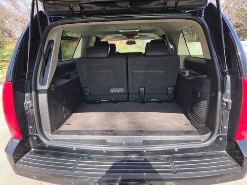 Used 2012 GMC Yukon XL SLT w/ SLT-2 Equipment Package RWD image 28