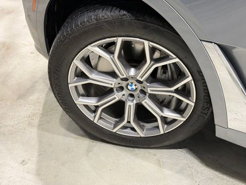 Used 2024 BMW X7 xDrive40i w/ Premium Package image 7