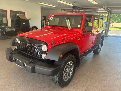 Used 2017 Jeep Wrangler Unlimited Rubicon w/ Cold Weather Group AWD/4WD image 4