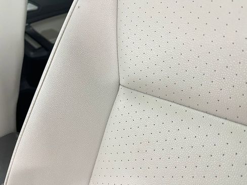 Used 2021 Volkswagen Tiguan SE w/ Panoramic Sunroof Package image 16