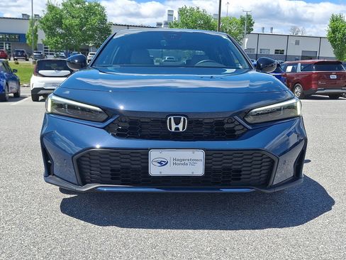 Used 2025 Honda Civic Sport Touring image 2