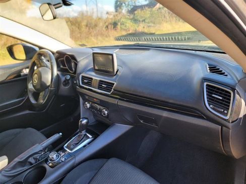 Used 2014 MAZDA MAZDA3 i Touring w/ Technology Package image 23