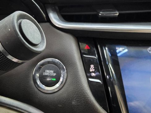 Used 2013 Cadillac XTS Luxury FWD image 36