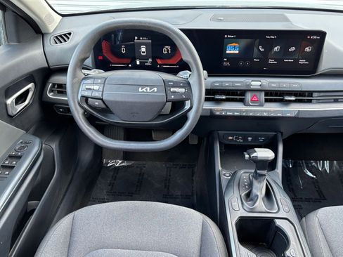 Used 2025 Kia K4 FWD image 33