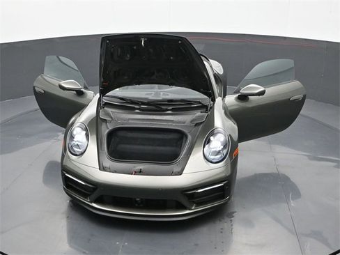 Used 2024 Porsche 911 Carrera GTS image 25