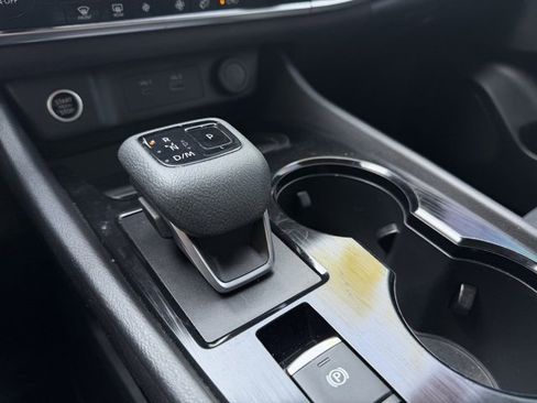 Certified 2023 Nissan Rogue SV image 24