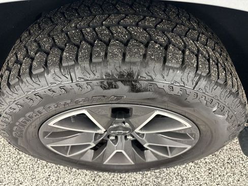 Used 2023 Chevrolet Tahoe Z71 w/ Luxury Package image 35