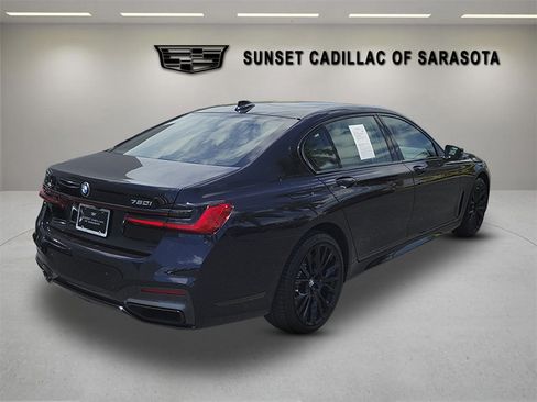 Used 2022 BMW 750i xDrive w/ Luxury Rear Seating Package AWD/4WD image 4