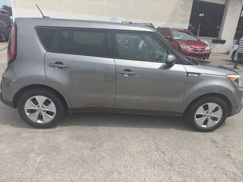Used 2015 Kia Soul FWD image 6