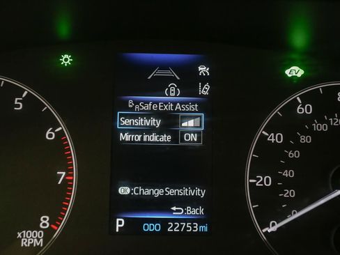 Used 2023 Toyota Corolla Cross AWD Hybrid image 41