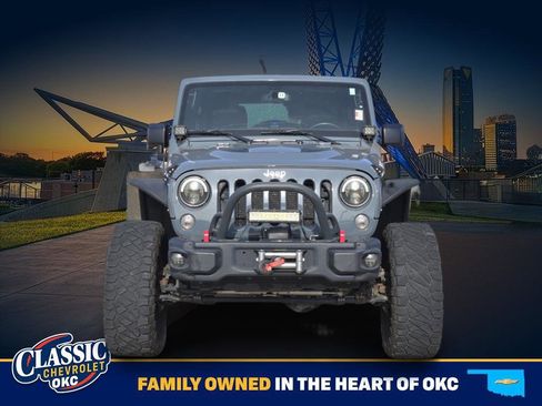 Used 2015 Jeep Wrangler Unlimited Rubicon image 2