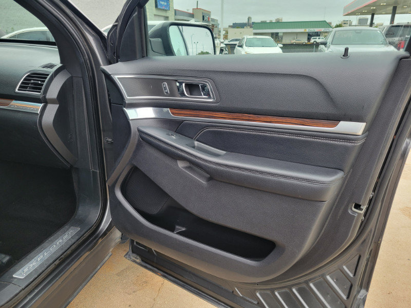 Used 2019 Ford Explorer Limited w/ Class III Trailer Tow Package AWD/4WD image 36