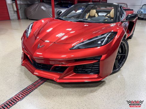 Used 2025 Chevrolet Corvette E-Ray AWD/4WD image 36