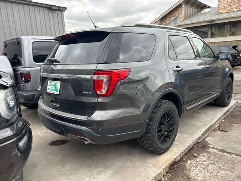 Used 2018 Ford Explorer XLT w/ Equipment Group 202A AWD/4WD image 3