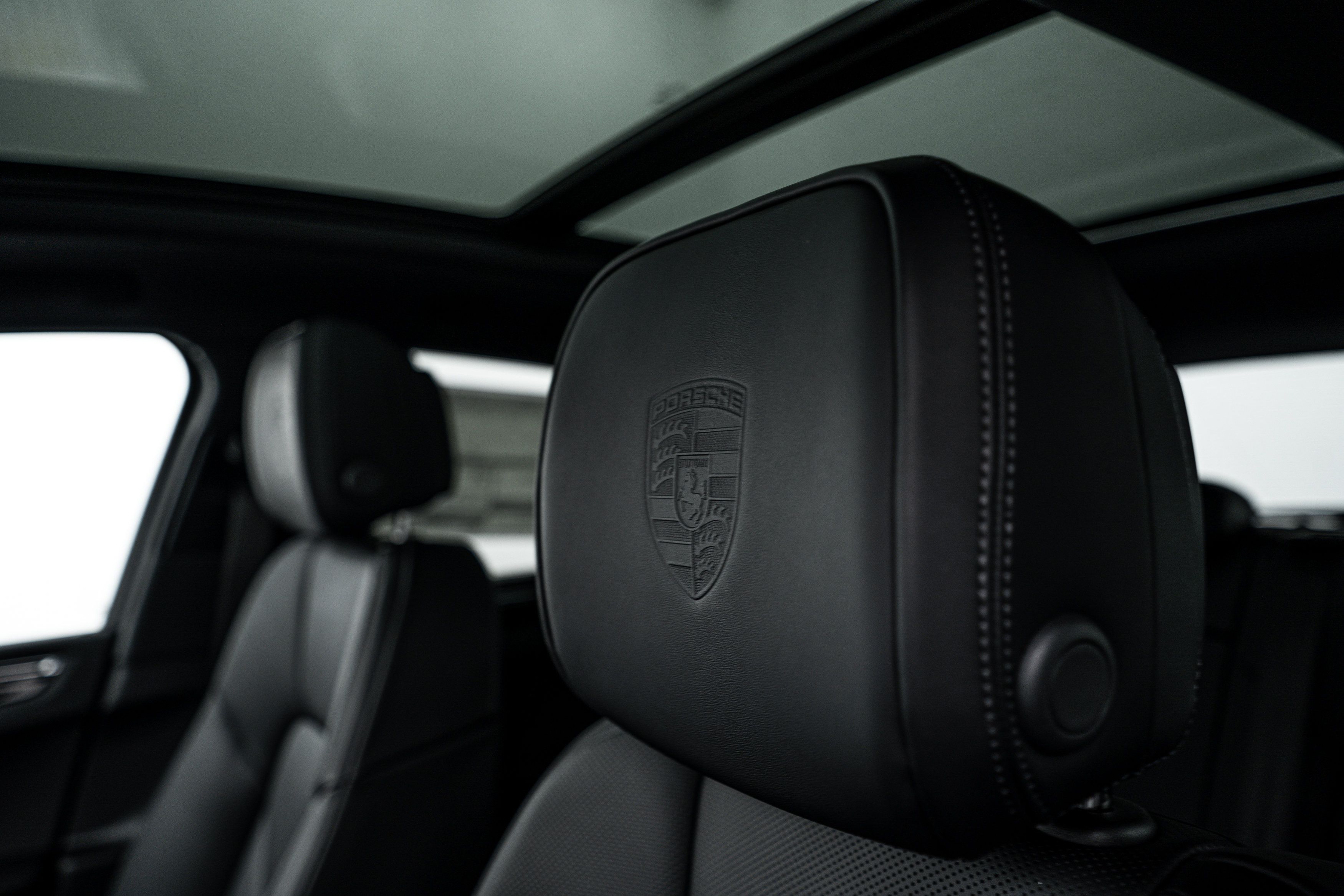 Certified 2026 Porsche Macan AWD/4WD image 19