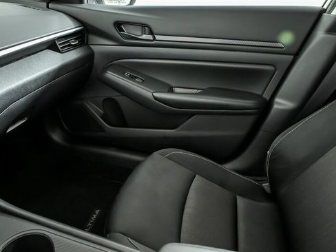 Used 2024 Nissan Altima 2.5 S FWD image 30