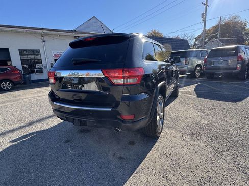 Used 2013 Jeep Grand Cherokee Overland image 16