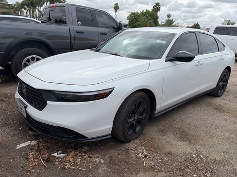 Used 2025 Honda Accord SE image 1