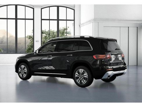 Certified 2025 Mercedes-Benz GLB 250 image 29