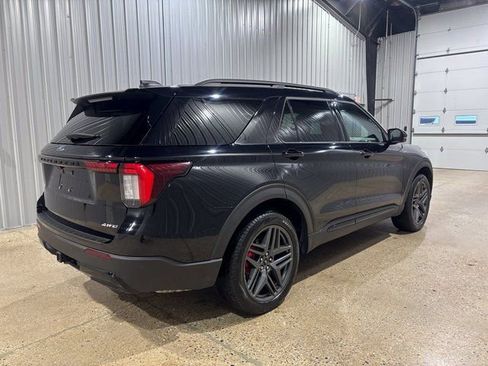 Used 2025 Ford Explorer ST-Line w/ ST-Line Street Pack image 6