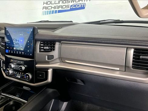 Used 2024 Ford Expedition Max XLT AWD/4WD image 12