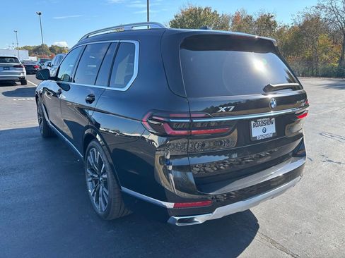 New 2026 BMW X7 xDrive40i w/ Premium Package image 3