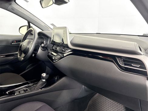 Certified 2022 Toyota C-HR Nightshade image 39