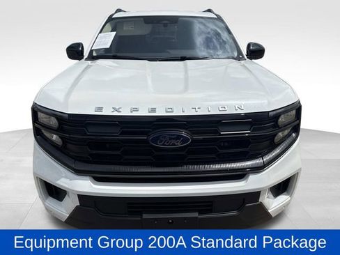 Used 2025 Ford Expedition Active RWD image 2