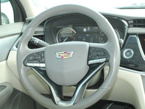 Used 2024 Cadillac XT6 Premium Luxury AWD/4WD image 20