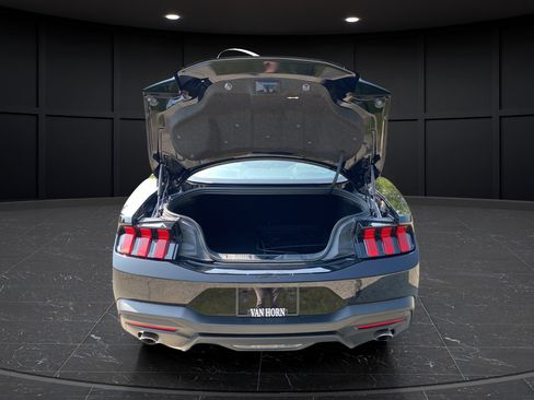 Used 2024 Ford Mustang Coupe RWD image 28