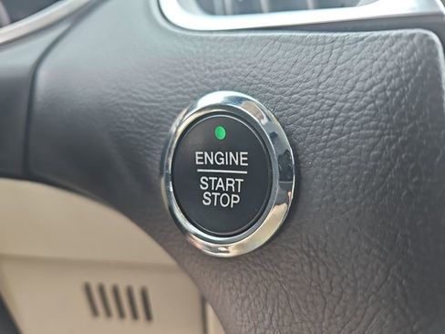 Used 2016 Ford Edge Titanium w/ Technology Package image 29