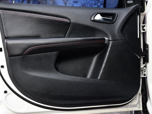 Used 2019 Dodge Journey GT image 18